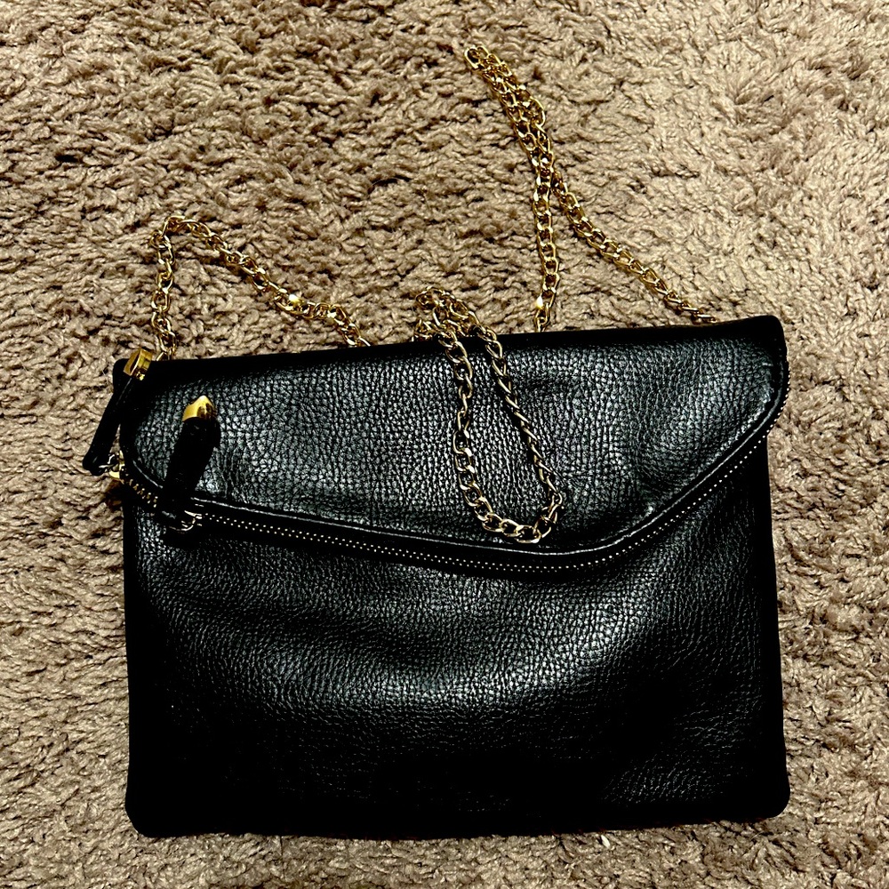 Black purse w LOTS of storage - used but good condition